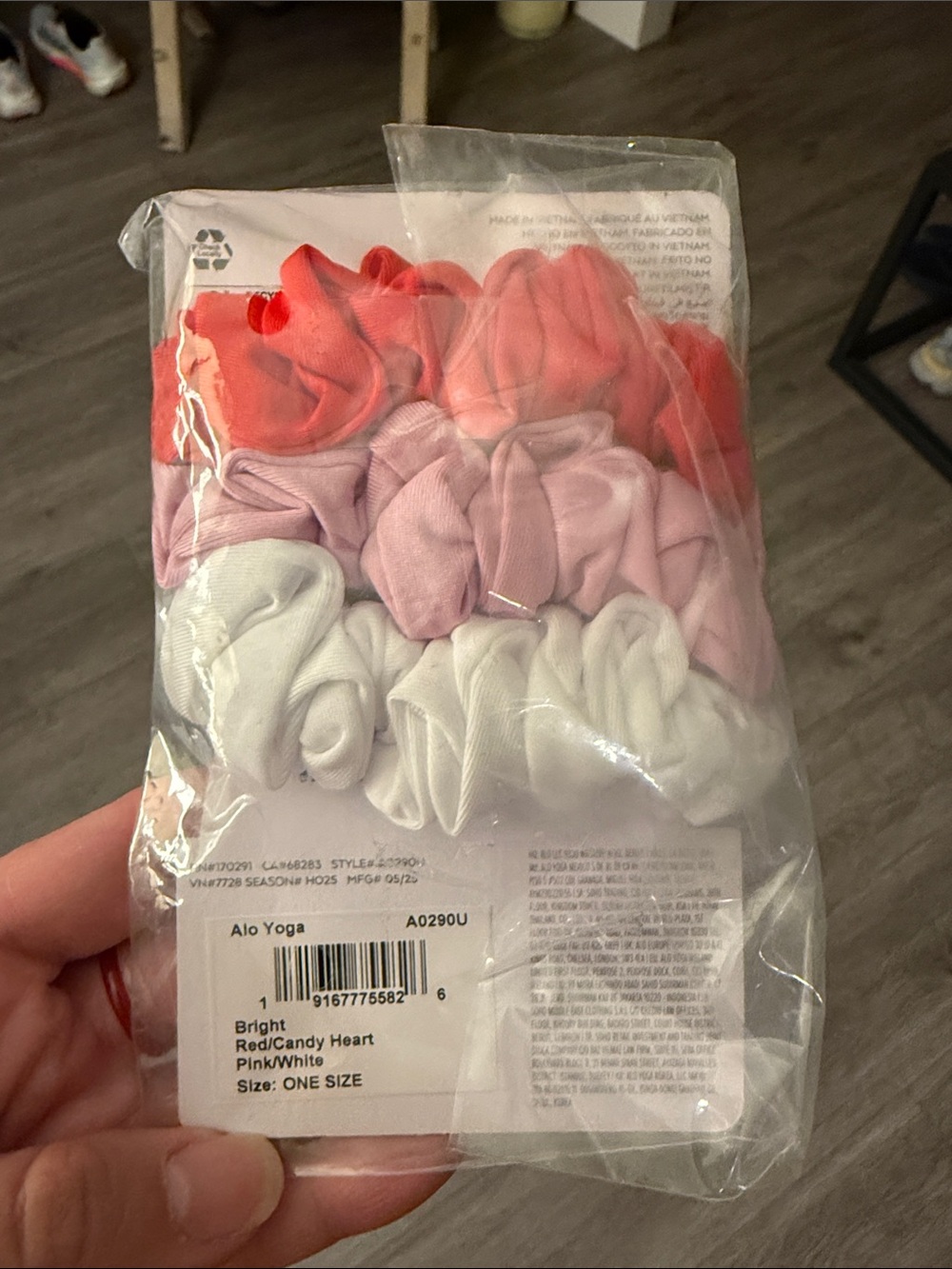 NWT ALO Fresh Mini Scrunchie (3-Pack), Bright Red/Candy Heart Pink/White - Picture 4 of 4